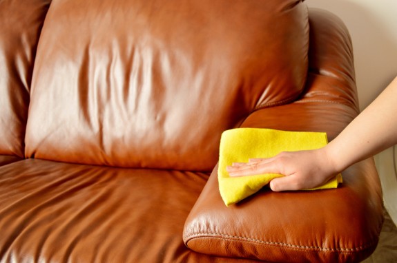Resultado de imagem para limpar manCHÁ gordura sofa