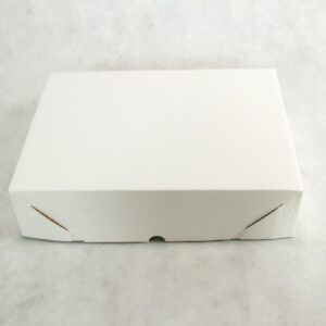 Caixa para Bolo Branca 41x32x10 Polibox Ref. 041 – Proteção para Bolos Médios